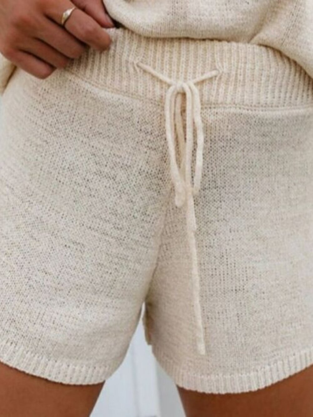 GB Womens Cream knit drawstring waist Soft Comfortable shorts (M)